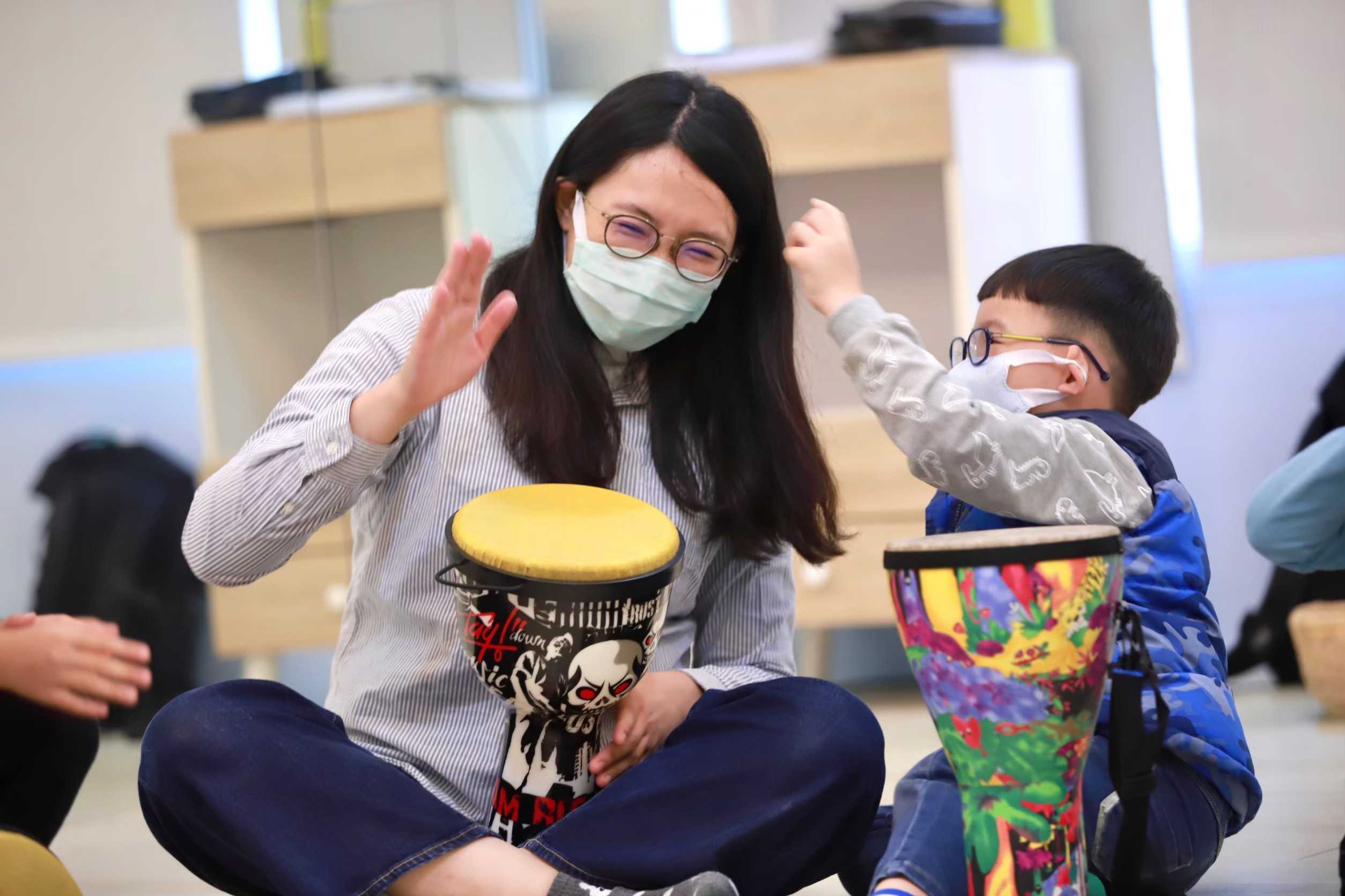 一家人在 Music Together